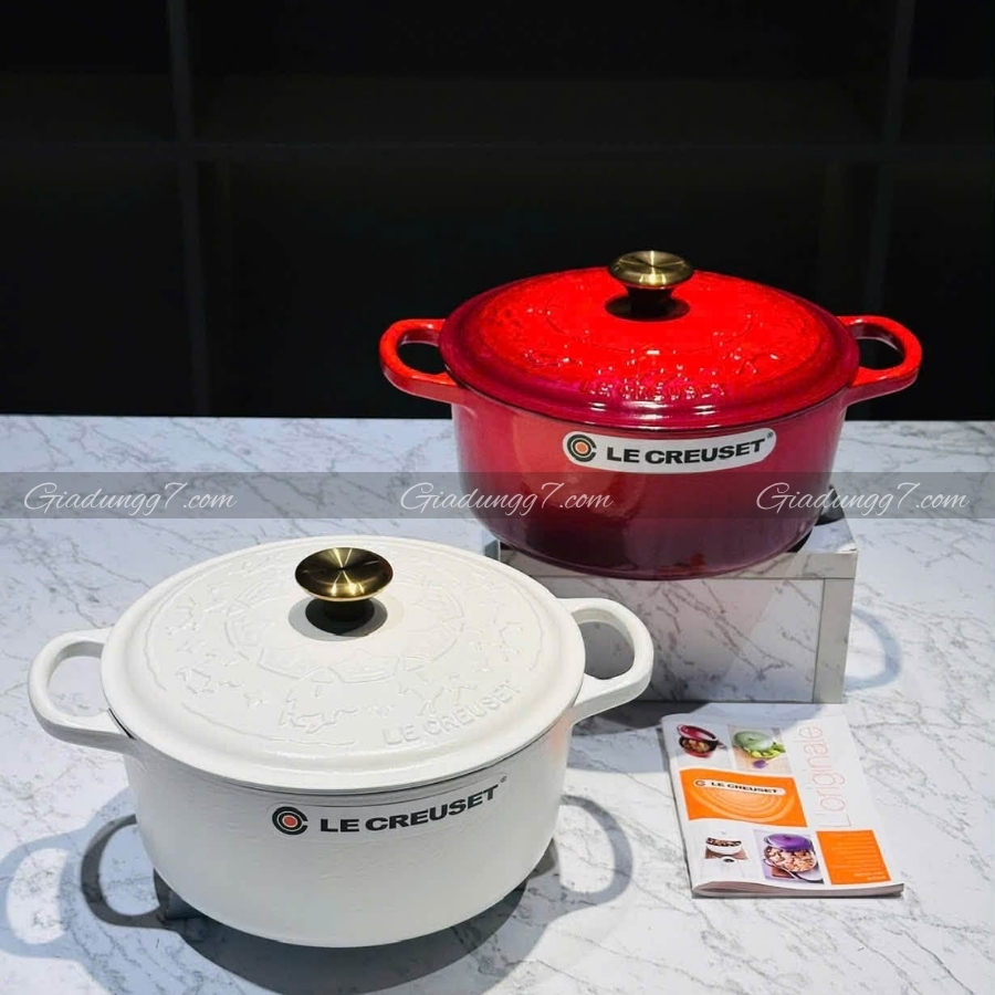 Nồi gang Le Creuset 22cm 3.3L nắp bát mã hoàn hảo để nấu súp, món hầm, cơm và nhiều món khác