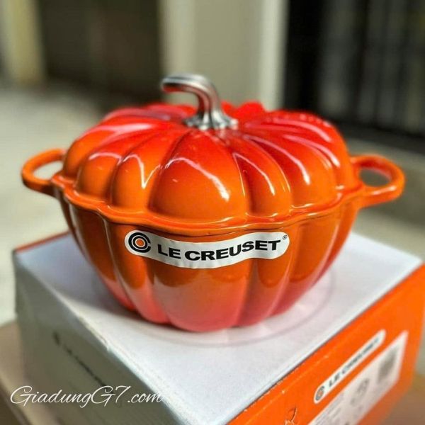 Nồi gang Le Creuset 24cm 3.7L bí ngô vàng cam -&nbsp;Với thiết kế sống động và màu sắc chân thực
