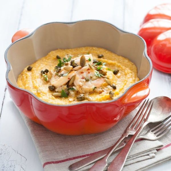 Nồi gang Le Creuset bí ngô 22cm Gang tráng men mang lại khả năng phân phối và giữ nhiệt vượt trội