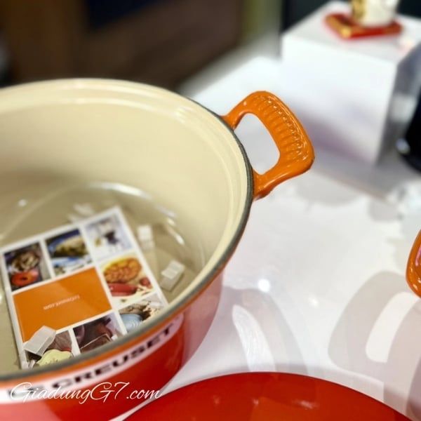 Nồi gang Le Creuset Modern Heritage 26cm 4.6L - Màu Cam