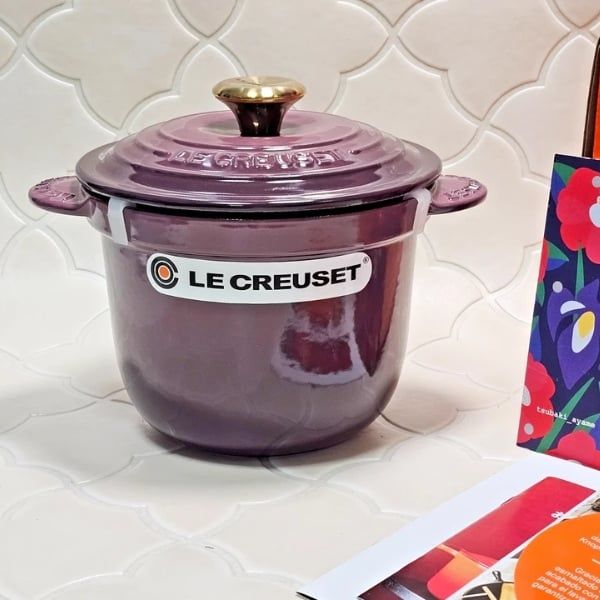 Nồi gang Le Creuset Rice Pot Fig 18cm 2L rất phù hợp với nhiều phương pháp nấu ăn, bao gồm hầm, chiên, hấp, ngoài nấu cơm