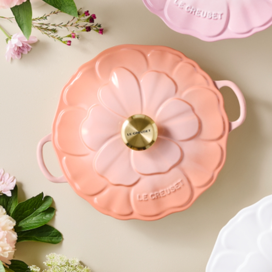 Nồi gang Le Creuset Signature Petal 26cm Luôn giữ được sự thoải mái: núm vặn chịu nhiệt (lên đến 260°C)