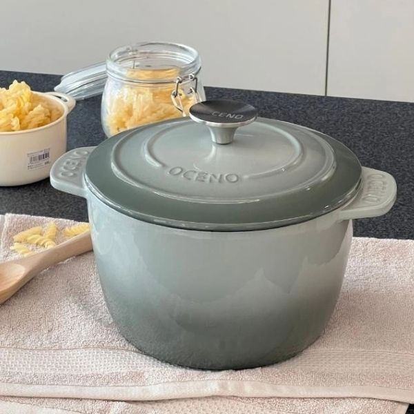 Nồi gang Oceno 20cm (cao 13cm) là dòng sản phẩm nồi gang cao cấp có đầy đủ các ưu việt của nồi gang truyền thống