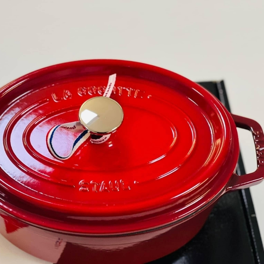 Nồi gang Oval Staub 27cm Hiệu ứng 