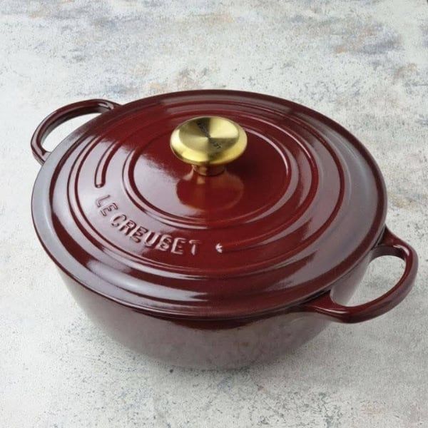 Nồi gang sâu lòng Le Creuset Marmite Rhone 24cm từ bộ sưu tập Marmite có các thành bên được làm tròn