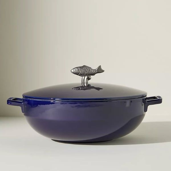 Nồi gang Staub núm cá 28cm 4.65L - Xanh Dark blue  Sản xuất tại Pháp. Nắp đậy kín, nặng, giữ ẩm tốt