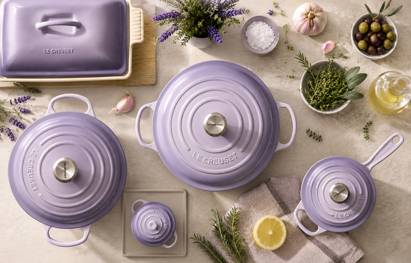 Nồi chảo gang&nbsp;Le Creuset&nbsp;đã trở thành một biểu tượng phong cách trong nhiều năm
