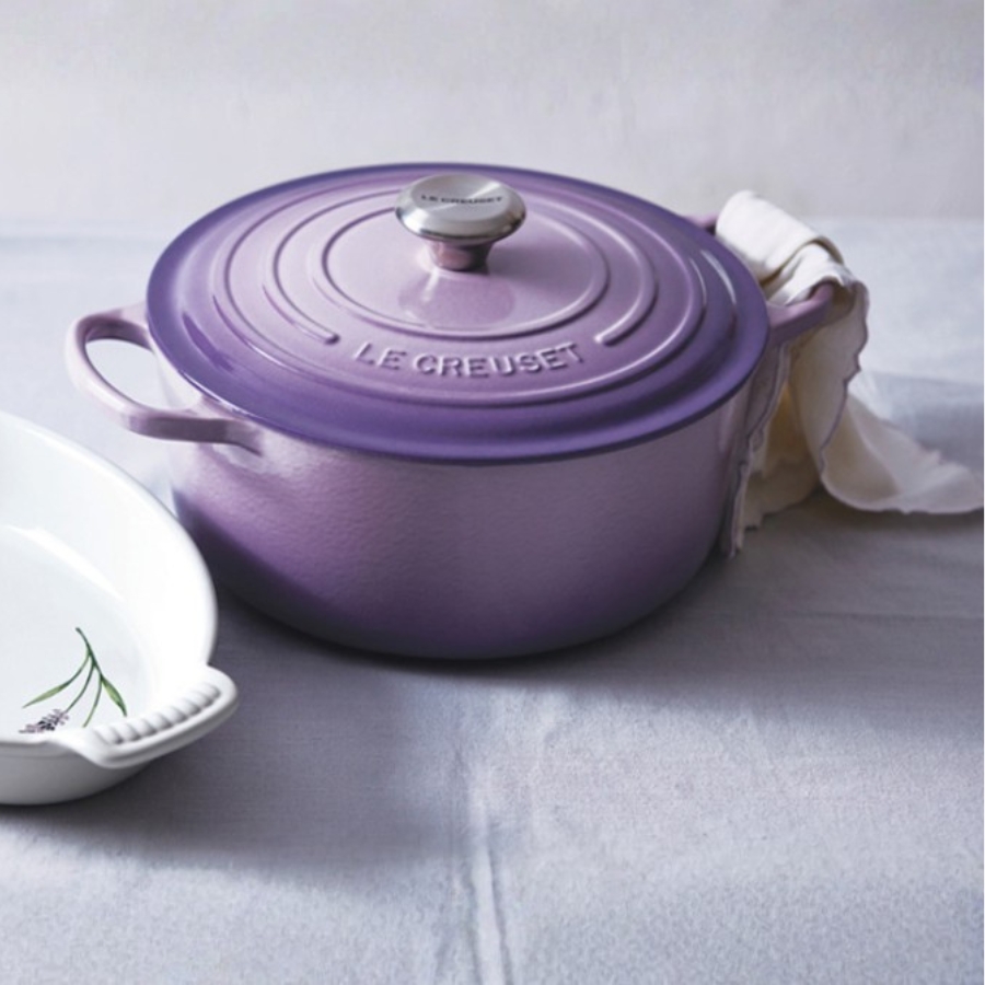 Nồi gang tròn Le Creuset Signature 18cm màu tím