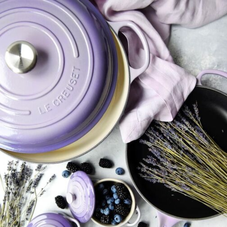 Nồi gang tròn Le Creuset Signature 18cm màu tím