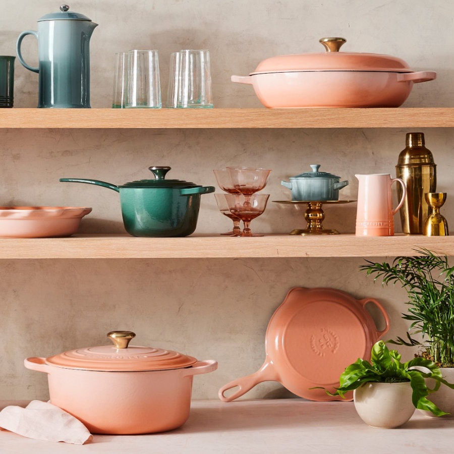 Nồi gang tròn Le Creuset Signature 24cm có nhiều màu để bạn lựa chọn