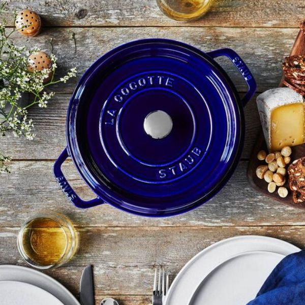 Nồi gang tròn Staub&nbsp;Xanh Dark Blue An toàn, chống nóng, giữ hương vị của thực phẩm