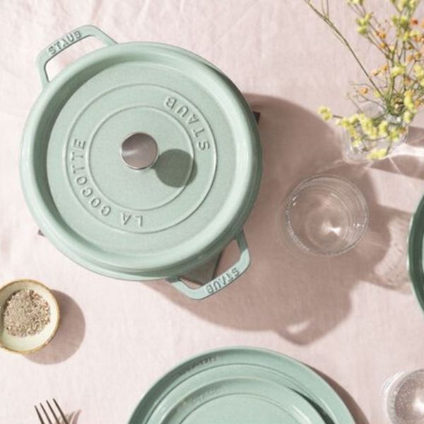 Nồi gang tròn Staub 20cm Thương hiệu Pháp nổi tiếng về đồ bếp