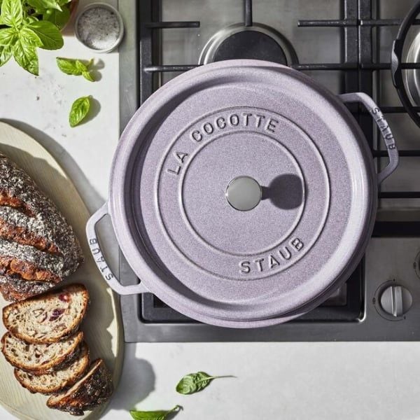 Nồi gang tròn Staub 24cm Pink Blossom có thể sử dụng được ở nhiệt độ từ -20°C đến 250°C