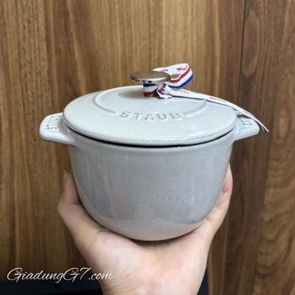 Nồi gang tròn Staub Gohan 12cm 0.75L Thiết kế để tối ưu hoàn hảo trong nấu ăn