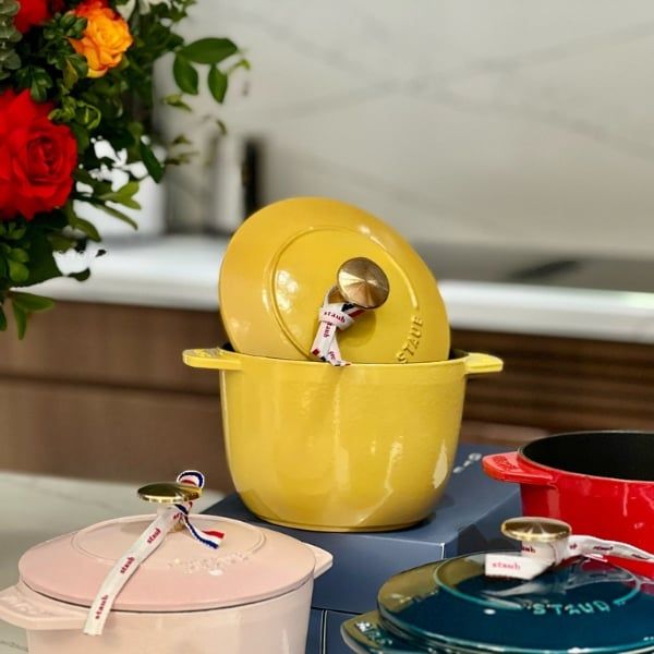 Nồi gang tròn Staub&nbsp;Chistera 16cm 1.75L Nồi gang tròn Staub Gohan Chistera 16cm