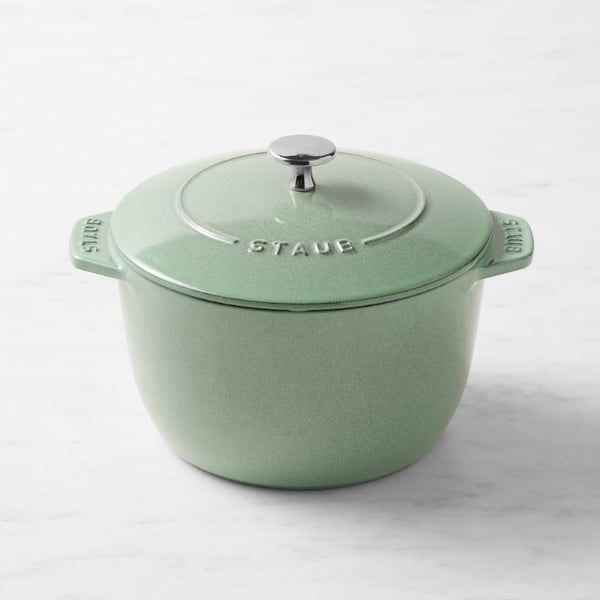 Nồi gang tròn Staub&nbsp;Chistera 16cm 1.75L  Thiết kế để tối ưu hoàn hảo trong nấu ăn