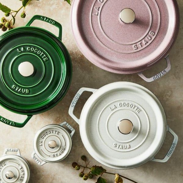 Nồi gang tròn Staub 28cm - Mặt ngoài tráng men bóng