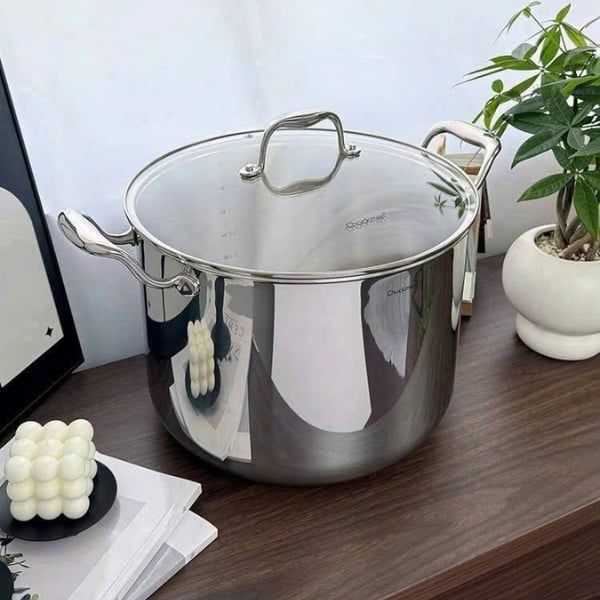 Nồi luộc gà Chockmen 32cm 17L Cấu tạo 3 lớp nguyên khối : lớp trong cùng tiếp xúc thực phẩm là inox18/10