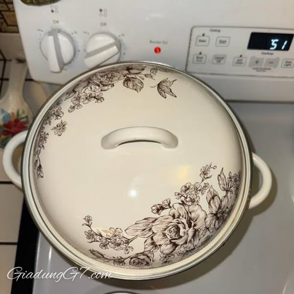 Nồi luộc gà The Pioneer Woman Agatha 11.4 lít Chất Liệu Bền Bỉ Và Dễ Dàng Vệ Sinh