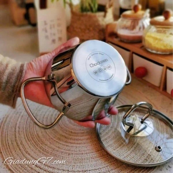 Nồi mini Chockmen CKM16 12.5cm Nồi có thang đo định lượng được khắc bằng laser bên trong lòng nồi, an toàn khi sử dụng. Không sợ bong tróc