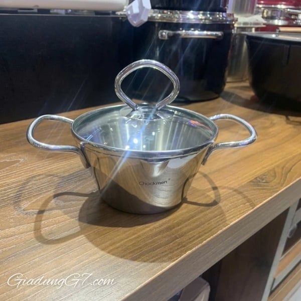Nồi mini Chockmen CKM16 12.5cm Nồi có thang đo định lượng được khắc bằng laser bên trong lòng nồi, an toàn khi sử dụng. Không sợ bong tróc
