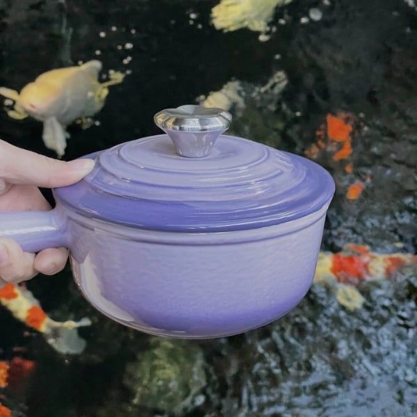 Quánh Le Creuset 16cm 1L - Màu Tím&nbsp;là sản phẩm cao cấp thuộc dòng đồ nấu ăn bằng gang tráng men nổi tiếng của Le Creuset