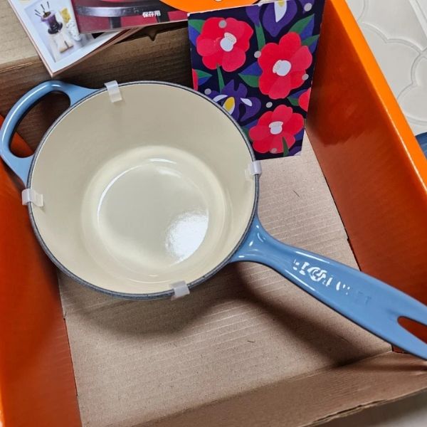 Quánh Le Creuset 16cm 1.75L - Màu Xanh Chambray rất cần thiết cho việc nấu nướng các món ăn tinh tế