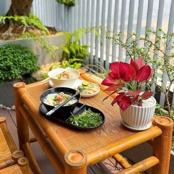 Set 2 bát ăn phở kèm 2 đĩa của Royal Berlin,&nbsp;thương hiệu sứ cao cấp, mã vạch Đức chất lượng chuẩn Âu.