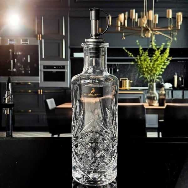 Set 2 bình đựng dầu giấm pha lê Killarney  Bộ sản phẩm pha lê Killarney với thiết kế vượt thời gian gồm bình đựng dầu, giấm&nbsp;sẽ làm nổi bật mọi phong cách trang trí.