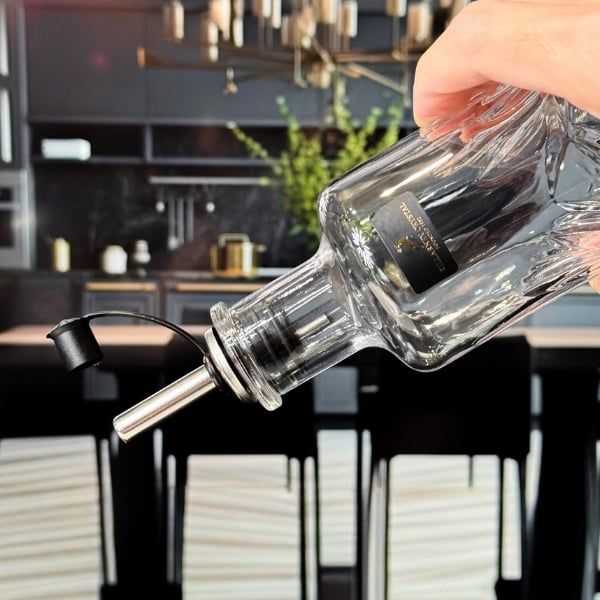 Set 2 bình đựng dầu giấm pha lê Killarney  Bộ sản phẩm pha lê Killarney với thiết kế vượt thời gian gồm bình đựng dầu, giấm&nbsp;sẽ làm nổi bật mọi phong cách trang trí.