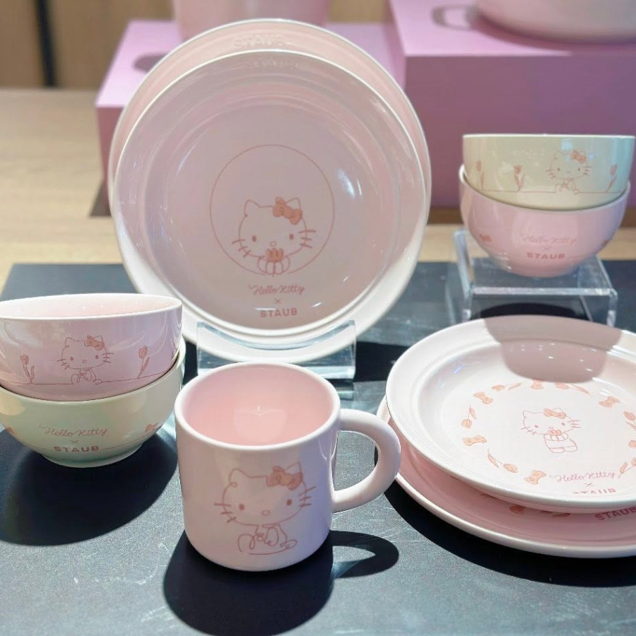 Set 4 bát Hello Kitty Staub 12cm