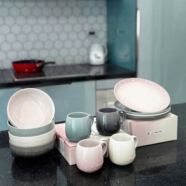 Set 4 cốc Le Creuset 320ml dáng bầu 69375327979008&nbsp;dáng bầu là lựa chọn lý tưởng cho những ai yêu thích sự tinh tế trong từng món đồ bàn ăn