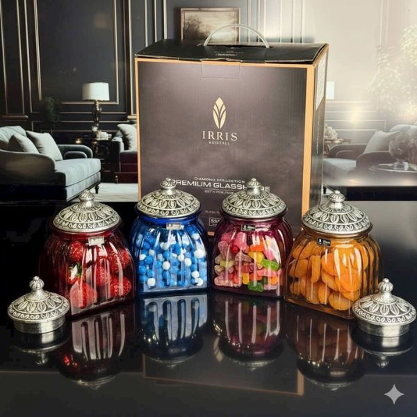 Set 4 Hũ đựng IRRIS DE 675ml được làm từ thủy tinh, có bề mặt gợn sóng thanh lịch với nắp kiểu Baroque