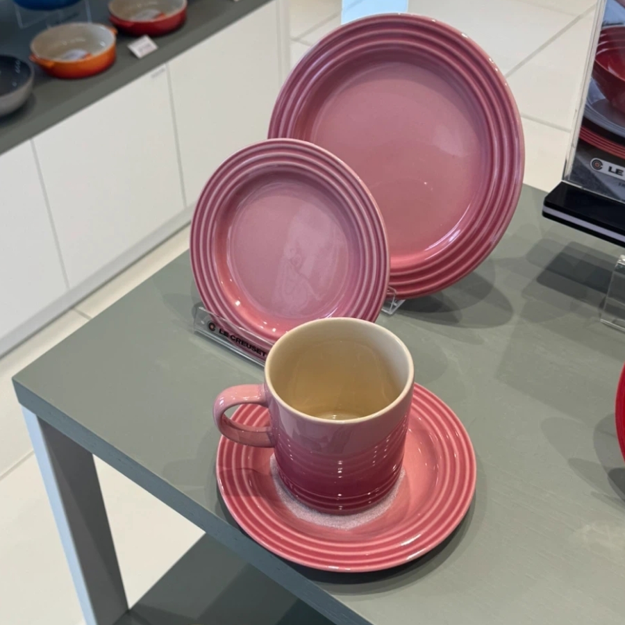 Set 4 món cốc đĩa Le Creuset Được chế tác hoàn hảo: làm từ đất sét chuyên dụng