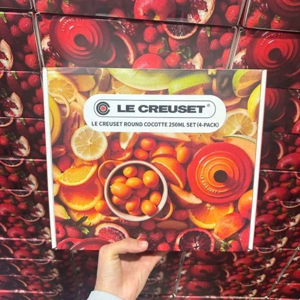 Set 4 thố có nắp LeCreuset mini Không sử dụng trên bếp hoặc bất kỳ nguồn nhiệt trực tiếp nào khác.