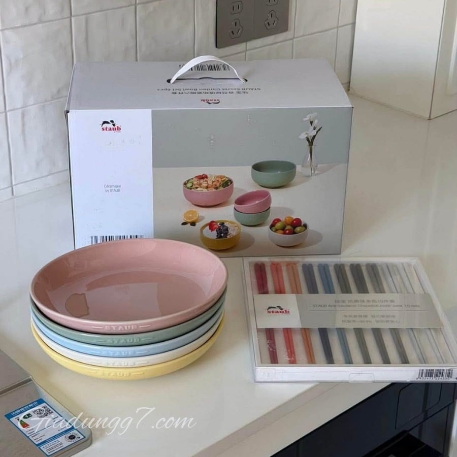Set 5 đĩa sâu lòng Staub 22cm màu pastel 650ml Chất liệu sứ cao cấp: Được làm từ sứ ceramic bền bỉ