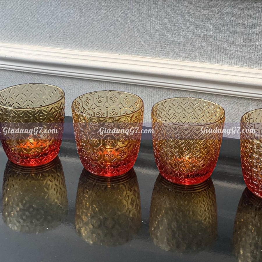 Set 6 cốc IVV Sixties 310ml mang đến một cách tiếp cận trang trí nhưng vẫn vô cùng tiện dụng cho đồ uống hàng ngày.