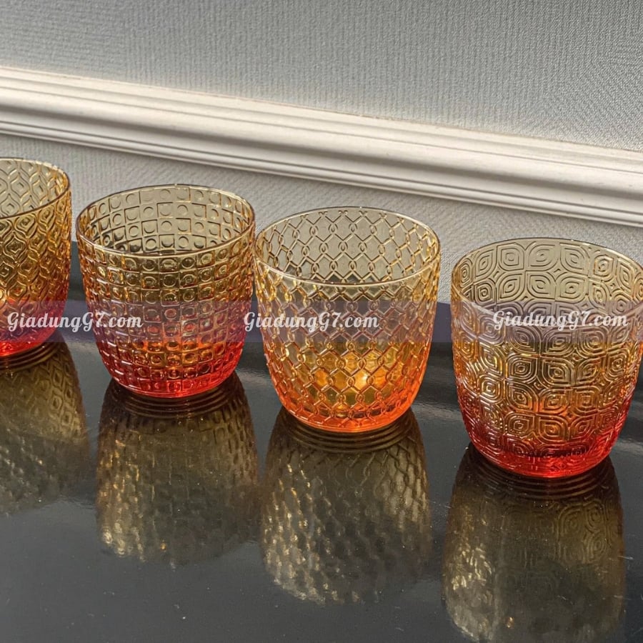 Set 6 cốc IVV Sixties 310ml mang đến một cách tiếp cận trang trí nhưng vẫn vô cùng tiện dụng cho đồ uống hàng ngày.