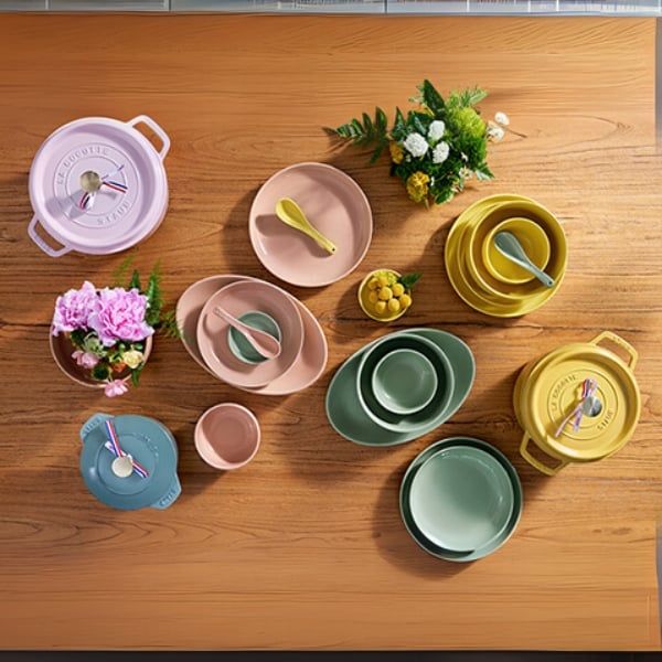 Set bát đĩa Staub 10 món - Màu Hồng/Xanh/Vàng – Thêm Ngọt Ngào Cho Bàn Ăn