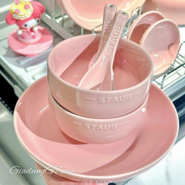 Set bát đĩa Staub 10 món - Màu Hồng/Xanh/Vàng – Thêm Ngọt Ngào Cho Bàn Ăn