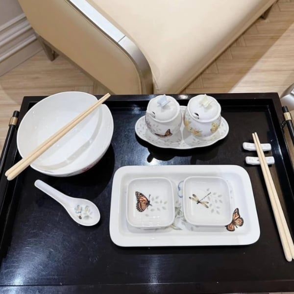 Set đĩa Sushi 3 món Lenox - Bộ sưu tập độc đáo này từ bộ sưu tập Butterfly Meadow bán chạy nhất của chúng tôi
