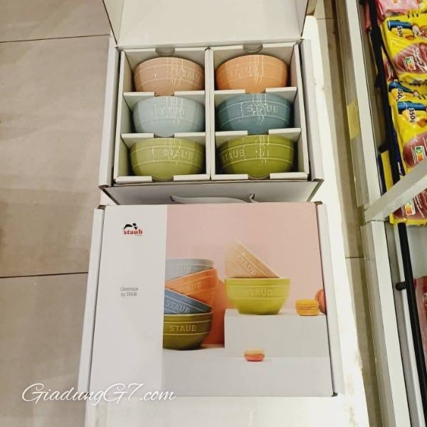 Staub 18 món - Bộ 6 bát cơm Staub Macaron 12cm kèm đũa, thìa&nbsp;An toàn khi sử dụng trong &nbsp;lò nướng, lò vi sóng hay máy rửa bát