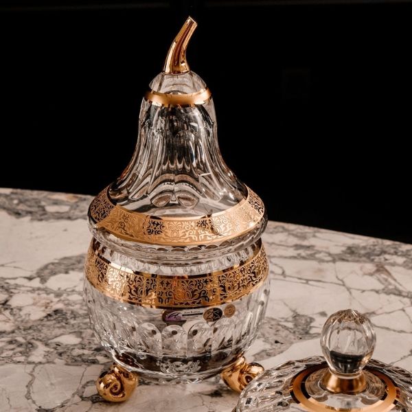 Thố pha lê quả lê Romantic&nbsp;Ales Zverina 30cm 3 chân&nbsp;hoa văn khắc hoàn bằng tay size 30cm