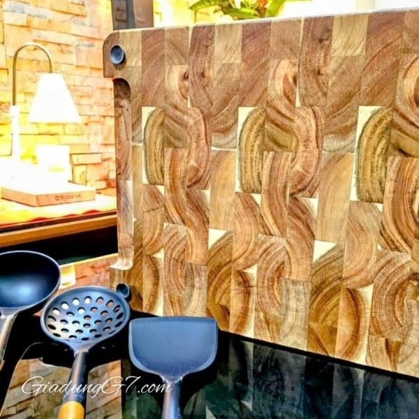 Thớt gỗ đặc WMF Fortenberg 30x42cm gỗ Acacia hoàn toàn tự nhiên