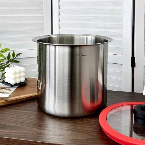 Chockmen 24cm 8L C298 Chất liệu inox 18/10 an toàn cho thực phẩm, chống gỉ vượt trội, bền bỉ theo thời gian.
