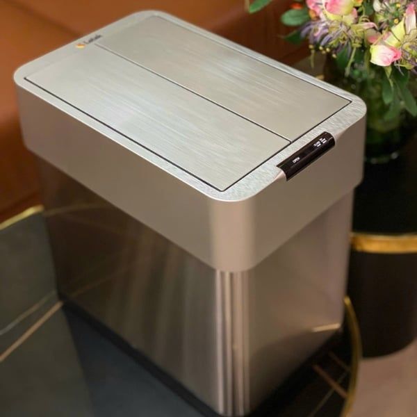 Thùng rác cảm biến Letek LW30 30 lít