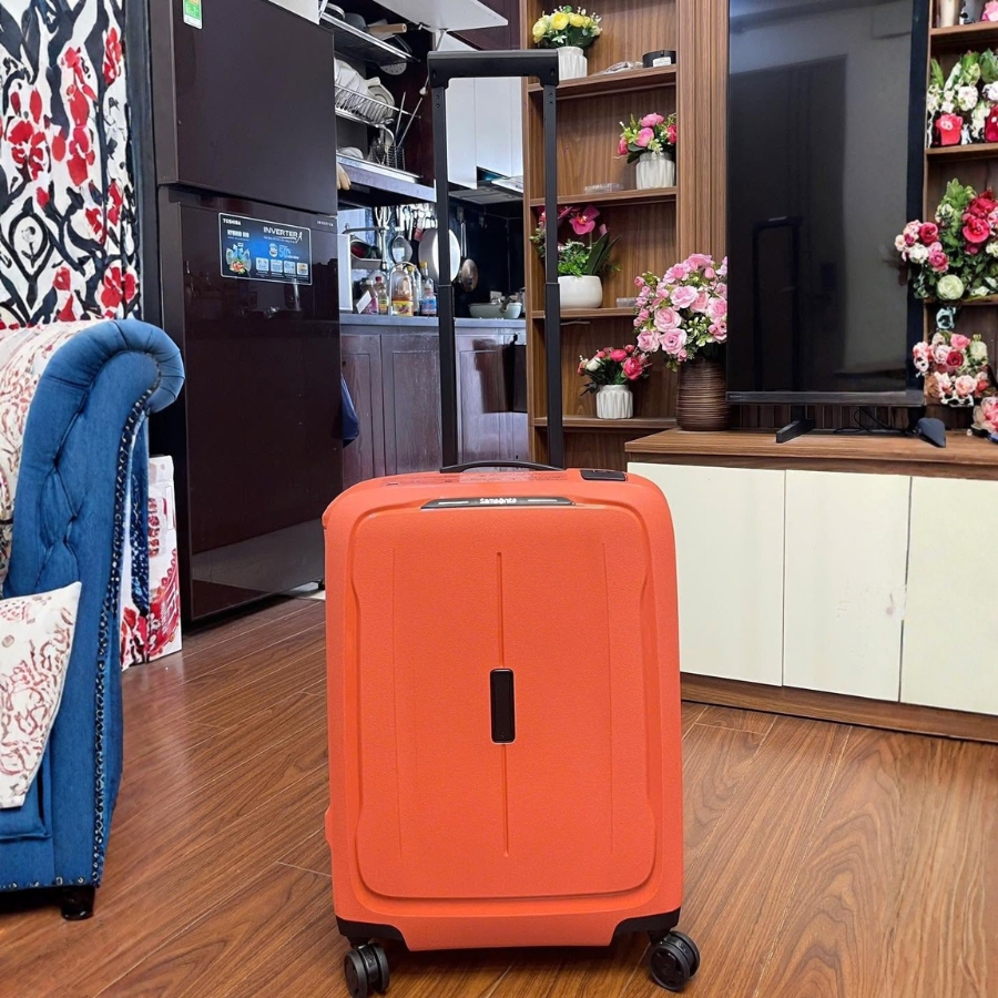 Vali Samsonite Essens size 30 XL - Màu Clay - Made in Beigium – Người Bạn Đồng Hành Không Thể Thiếu Cho Mọi Chuyến Đi