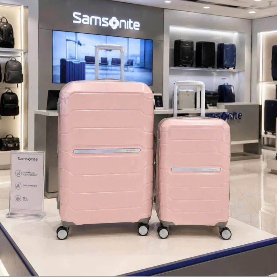 Vali Samsonite Freeform màu hồng có size 21, 24 và size 28 để bạn lựa chọn