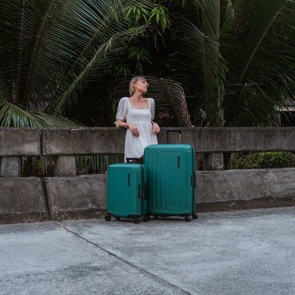 Vali Samsonite Nuon Thiết kế hình hộp hiện đại