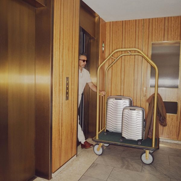 Samsonite Proxis đi kèm với gói dịch vụ Samsonite Wecare